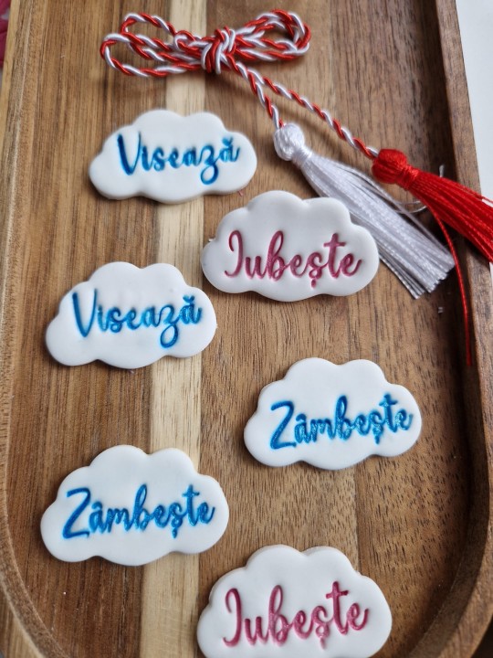 Brosa norisor cu mesaj