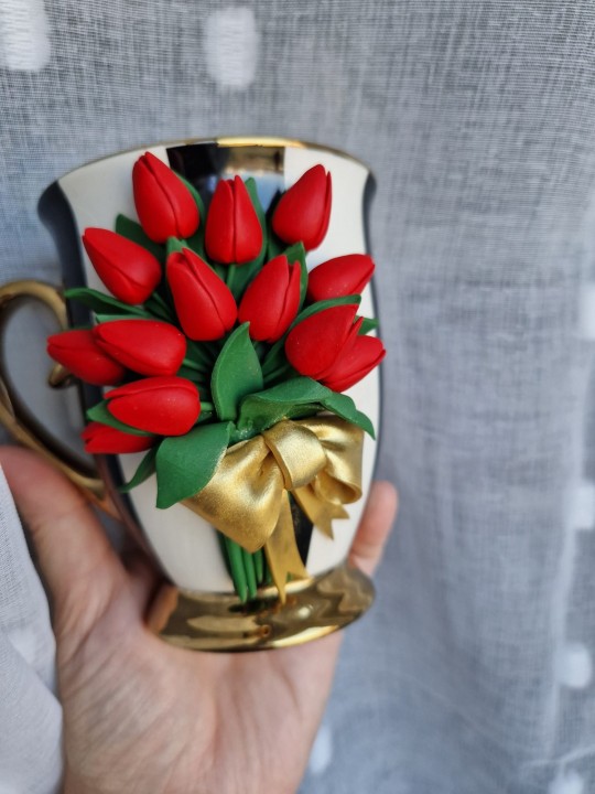 Buchet de lalele rosii