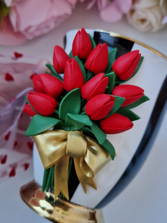 Buchet de lalele rosii