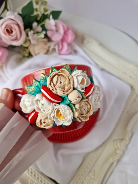 Cana bujori si macarons