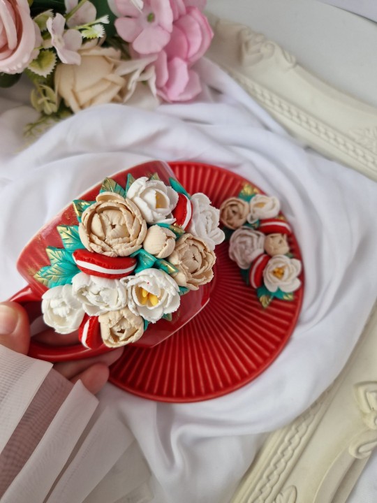 Cana bujori si macarons