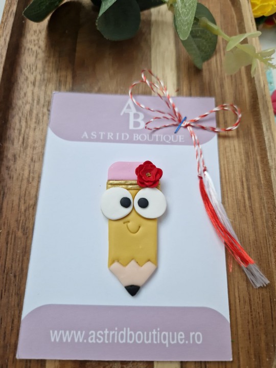 Brosa creion cu floare